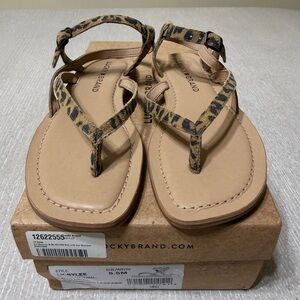 Lucky Brand Leopard-Print Thong Sandals in Tan & Black